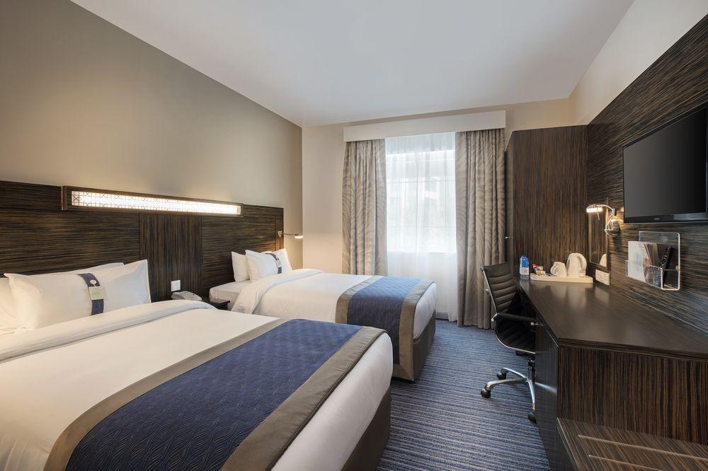 Holiday Inn Express Dubai Safa Park, An Ihg Hotel Exterior photo