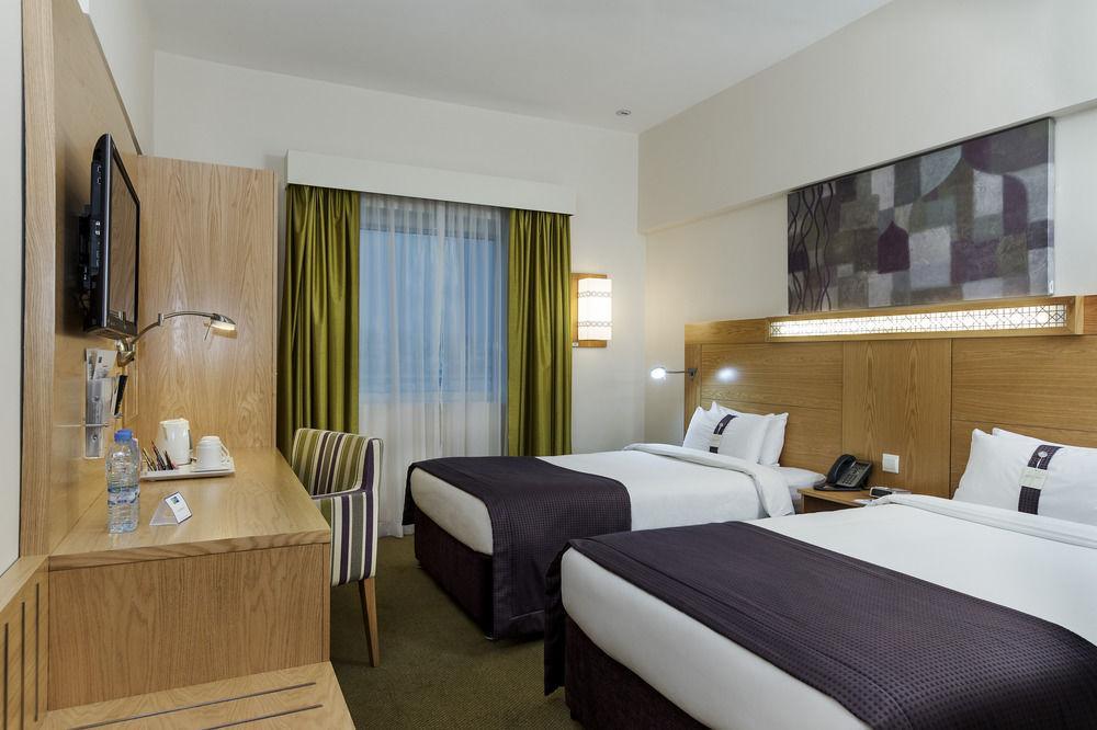 Holiday Inn Express Dubai Safa Park, An Ihg Hotel Exterior photo