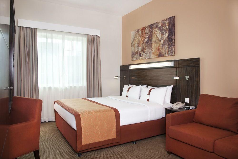 Holiday Inn Express Dubai Safa Park, An Ihg Hotel Exterior photo