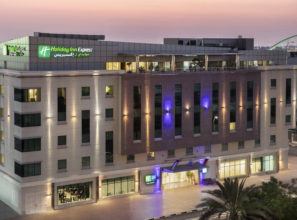 Holiday Inn Express Dubai Safa Park, An Ihg Hotel Exterior photo