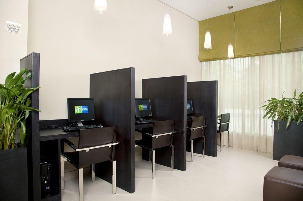 Holiday Inn Express Dubai Safa Park, An Ihg Hotel Exterior photo